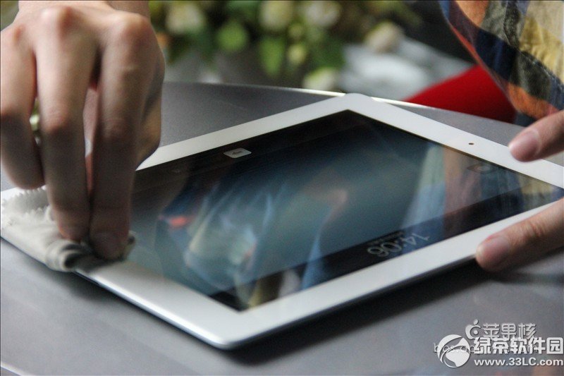 �O��iPhone4s/iPad2�NĤ�̳̈D��ͨ�ð�4