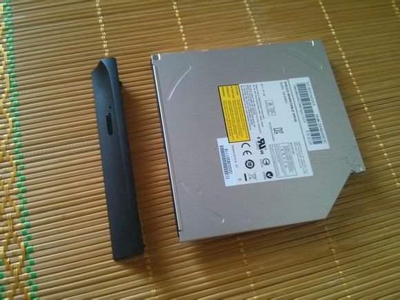 �Pӛ���̑B(t��i)Ӳ�P���b���������(q��)λ���bSSD�̑B(t��i)Ӳ��