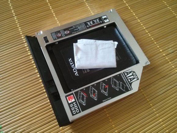 �Pӛ���̑B(t��i)Ӳ�P���b���������(q��)λ���bSSD�̑B(t��i)Ӳ��