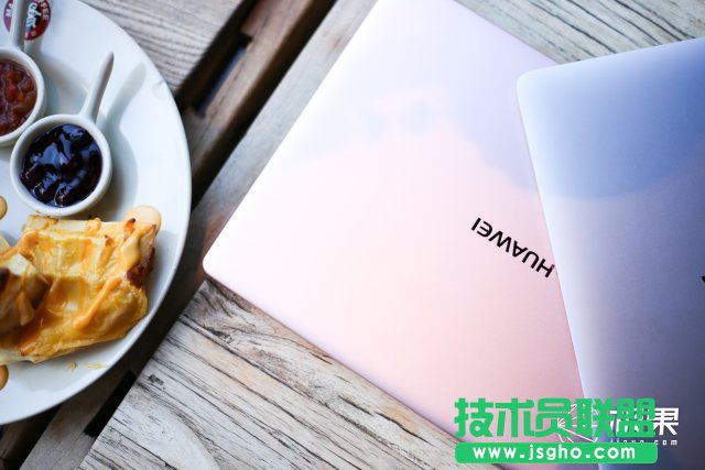 �A��MateBook X���O��MacBook�Ă��ð��������u�y