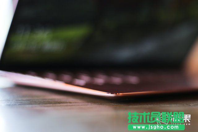 �A��MateBook X���O��MacBook�Ă��ð��������u�y