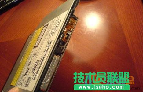 自動(dòng)彈出光驅(qū),xp系統(tǒng)自動(dòng)彈出光驅(qū)怎么辦